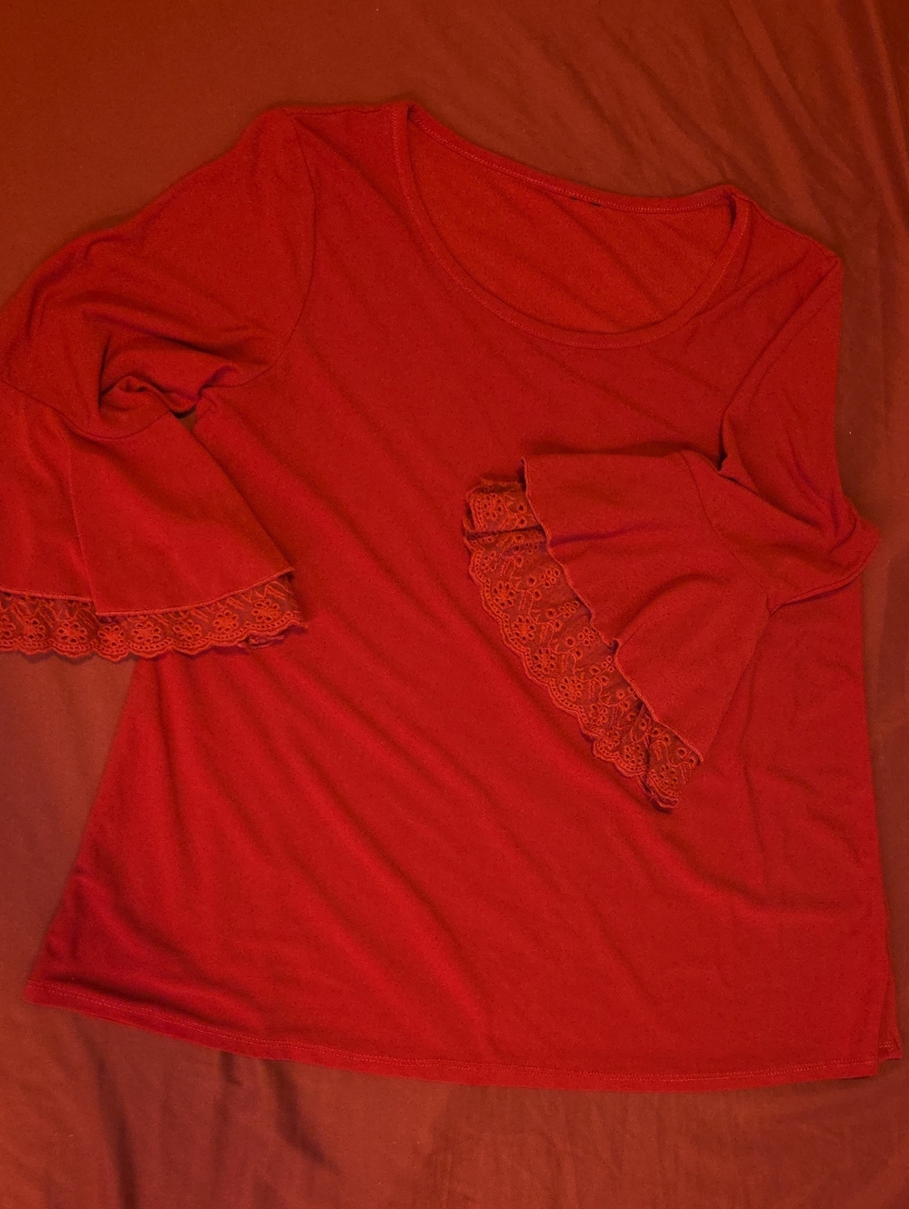 Red Lace-Trim Bell Sleeve Women's Top.    *